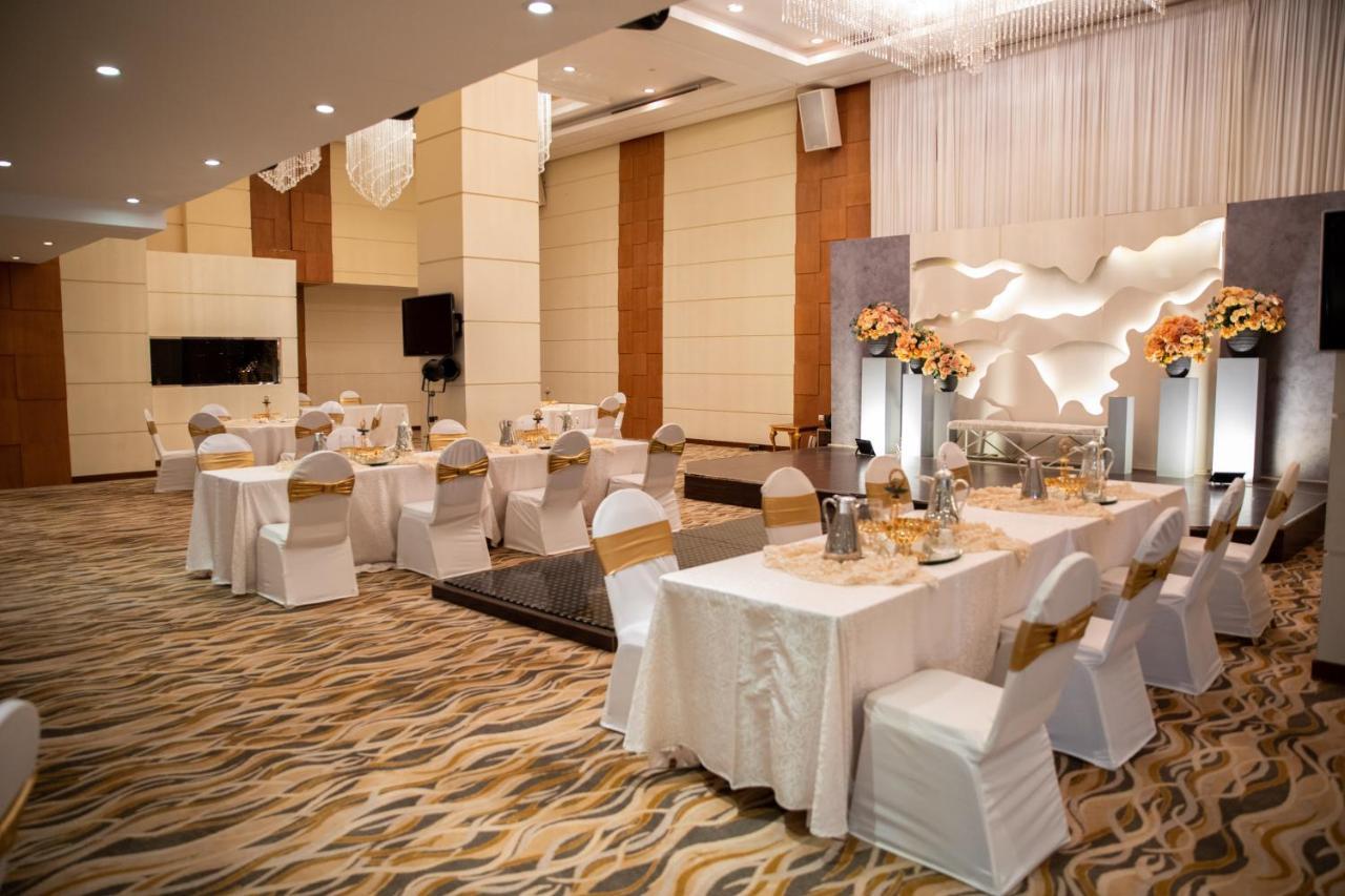 Al Hyatt Jeddah Continental Hotel Bagian luar foto